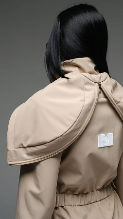 Женский комбинезон Фрейле Стрит песочный softshell Manufaktura KMP — вид спереди