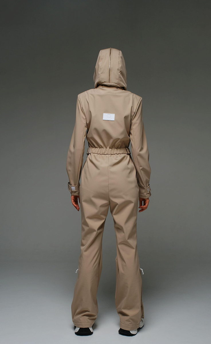 Женский демисезонный комбинезон Фрейле Стрит песочный softshell Manufaktura KMP