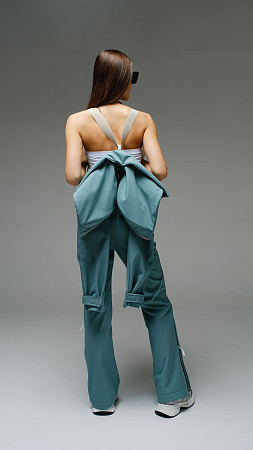 Женский комбинезон Бирюзовый Стрит песочный softshell Manufaktura KMP — вид спереди