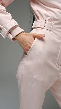 Женский комбинезон Пион Стрит песочный softshell Manufaktura KMP — вид спереди