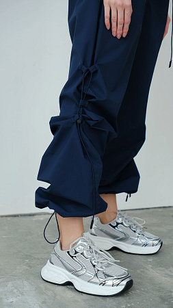 Комбинезон женский демисезонный мембранный Urban Нави  трехслойный ветрозащитный Manufaktura KMP — вид спереди