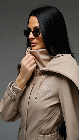 Женский комбинезон Фрейле Стрит песочный softshell Manufaktura KMP — вид спереди