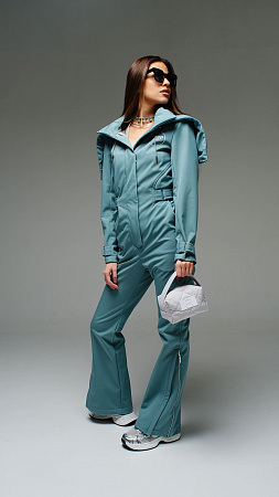 Женский комбинезон Бирюзовый Стрит песочный softshell Manufaktura KMP — вид спереди