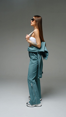 Женский комбинезон Бирюзовый Стрит песочный softshell Manufaktura KMP — вид спереди