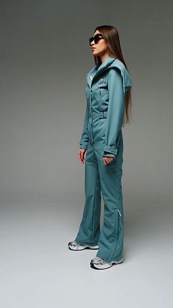 Женский комбинезон Бирюзовый Стрит песочный softshell Manufaktura KMP — вид спереди