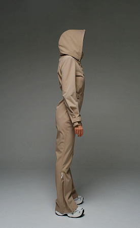 Женский комбинезон Фрейле Стрит песочный softshell Manufaktura KMP — вид спереди